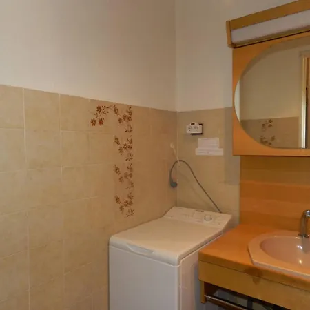 Bormes-les-mimosas, 2 Pieces, 4 Personnes - Fr-1-251-650 *